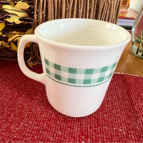 Set of 2 Vintage Corning Ware Coffee Mugs Green Gingham Checked Print - Picture 3 of 9